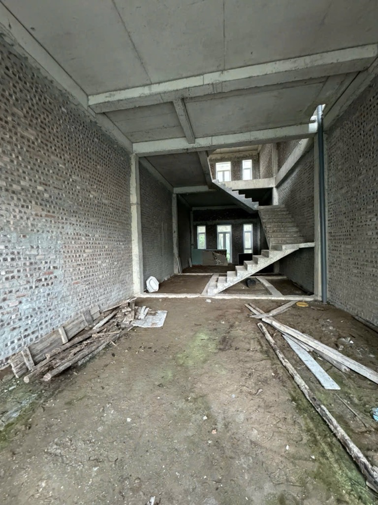 Bán nhà Louis III - diện tích 103m2 5 tầng - Nhà riêng sang trọng - giá 35,5 tỷ