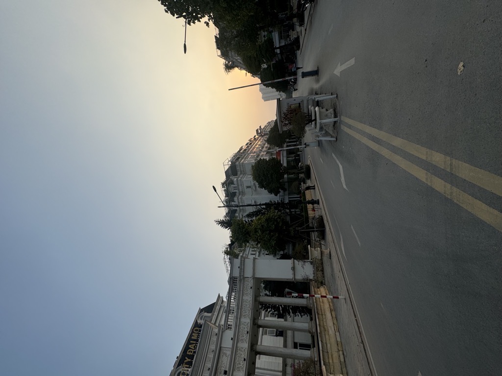 Bán nhà Louis III - diện tích 103m2 5 tầng - Nhà riêng sang trọng - giá 35,5 tỷ