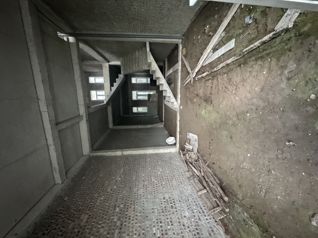 Bán nhà Louis III - diện tích 103m2 5 tầng - Nhà riêng sang trọng - giá 35,5 tỷ