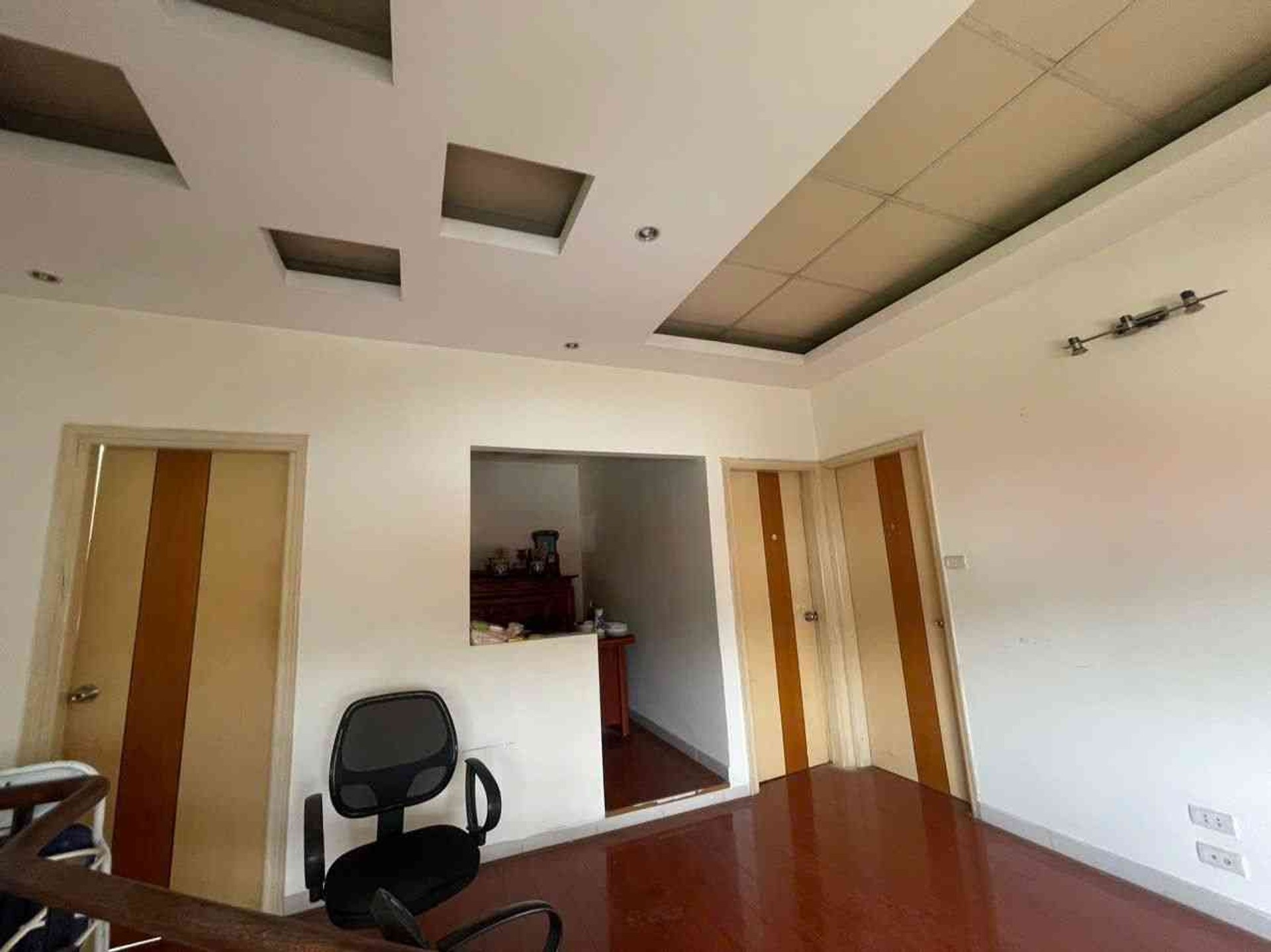 Bán nhà Tam Trinh - diện tích 42m2 4 tầng - ô tô tránh - giá 5,9 tỷ