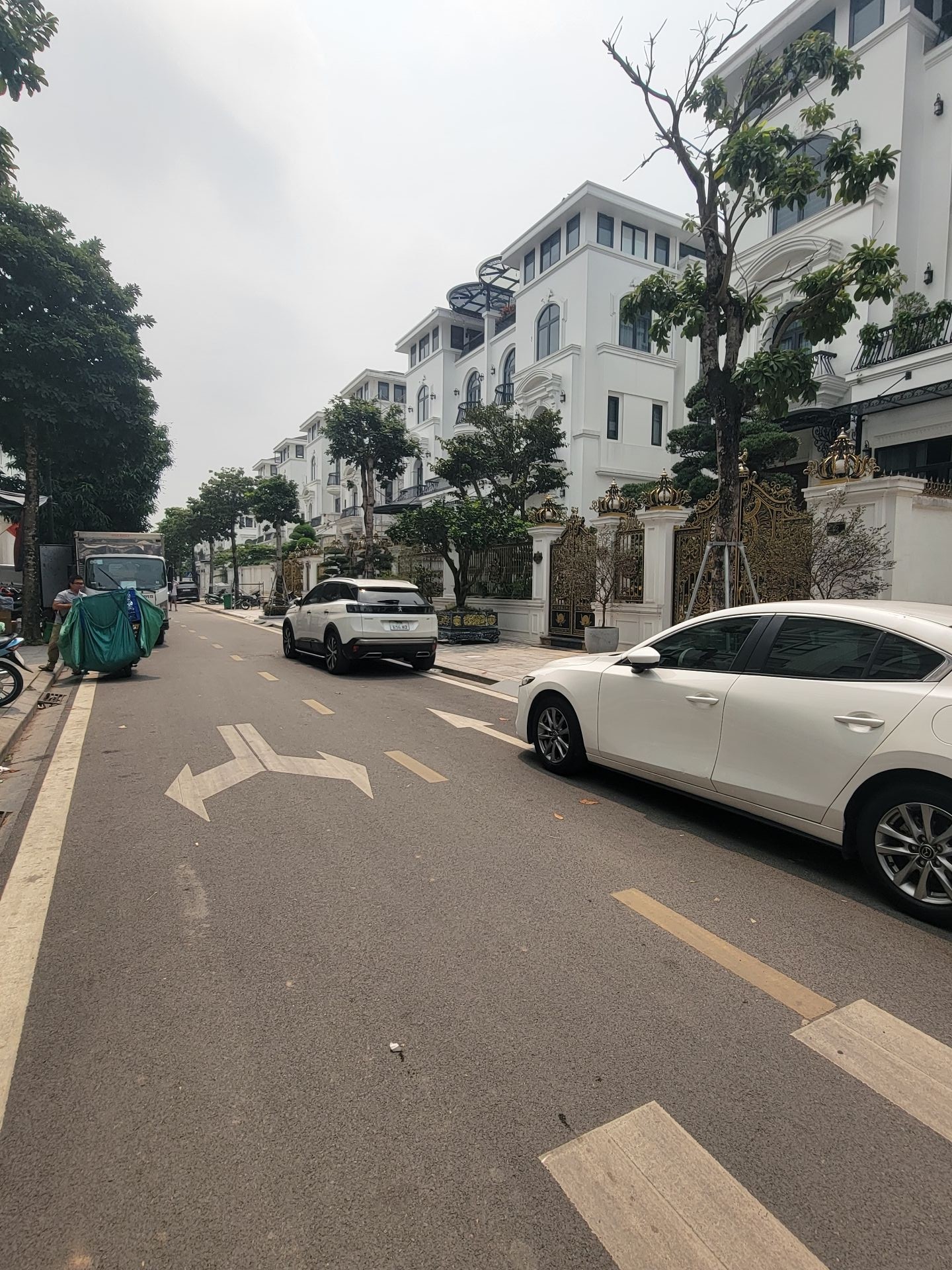 Bán nhà Tân Mai - diện tích 94m2 5 tầng - ô tô tránh - giá 31,9 tỷ