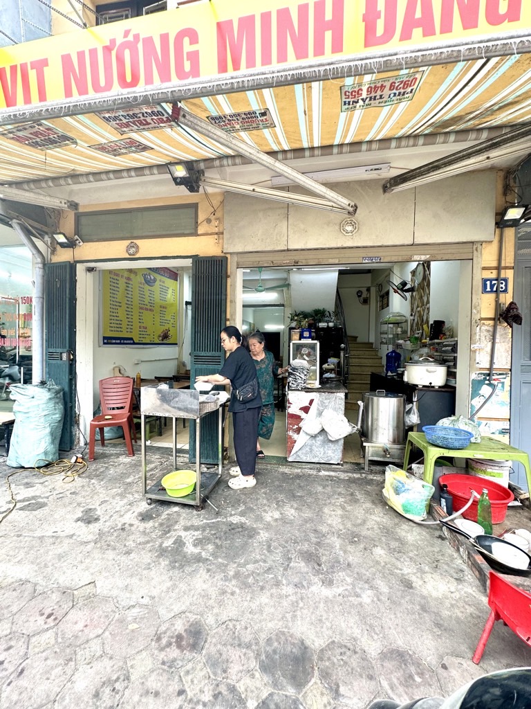 Bán nhà Dương Văn Bé - diện tích 69m2 4 tầng - Mặt phố lô góc - giá 34,5 tỷ