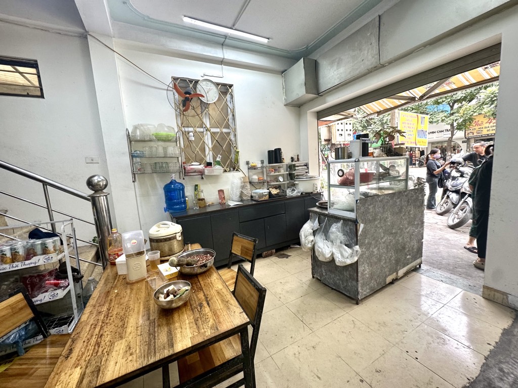 Bán nhà Dương Văn Bé - diện tích 69m2 4 tầng - Mặt phố lô góc - giá 34,5 tỷ