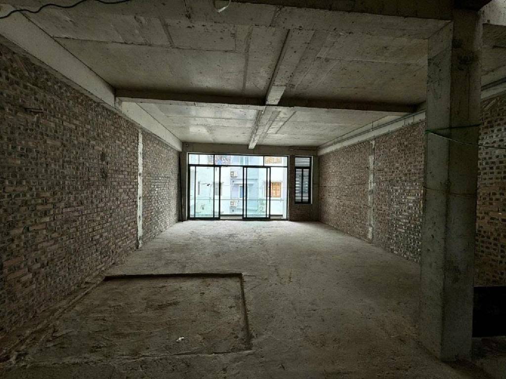 Bán nhà Nguyên Hồng - diện tích 72m2 5 tầng - Lô góc 3 thoáng - giá 4,3 tỷ