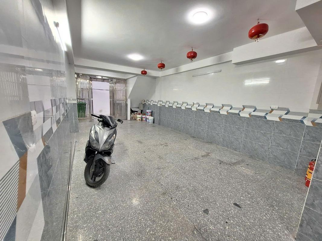 Bán nhà Nguyễn Chính - diện tích 84m2 8 tầng - Ô tô - giá 22 tỷ