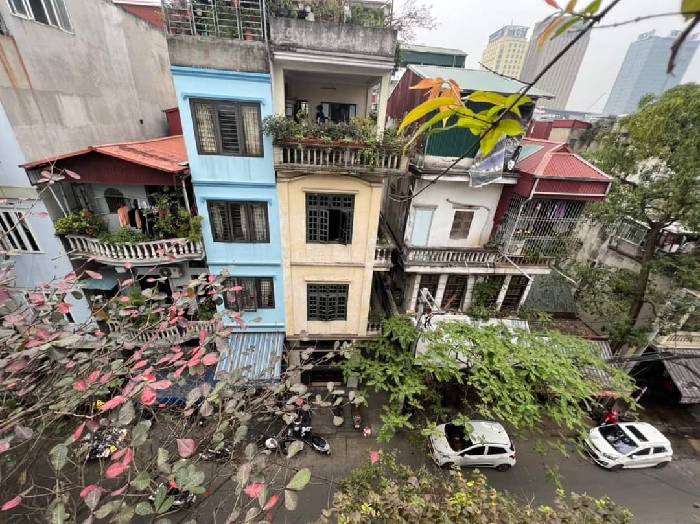 Bán nhà Bạch Đằng - diện tích 200m2 5 tầng - Nhà xây chắc chắn, cho thuê 100tr/tháng - giá 30 tỷ