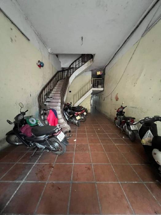 Bán nhà Bạch Đằng - diện tích 200m2 5 tầng - Nhà xây chắc chắn, cho thuê 100tr/tháng - giá 30 tỷ