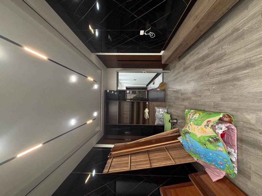 Bán nhà Nguyễn Chính - diện tích 53m2 5 tầng - Ô TÔ TẢI ĐỖ TRÁNH - giá 17,8 tỷ