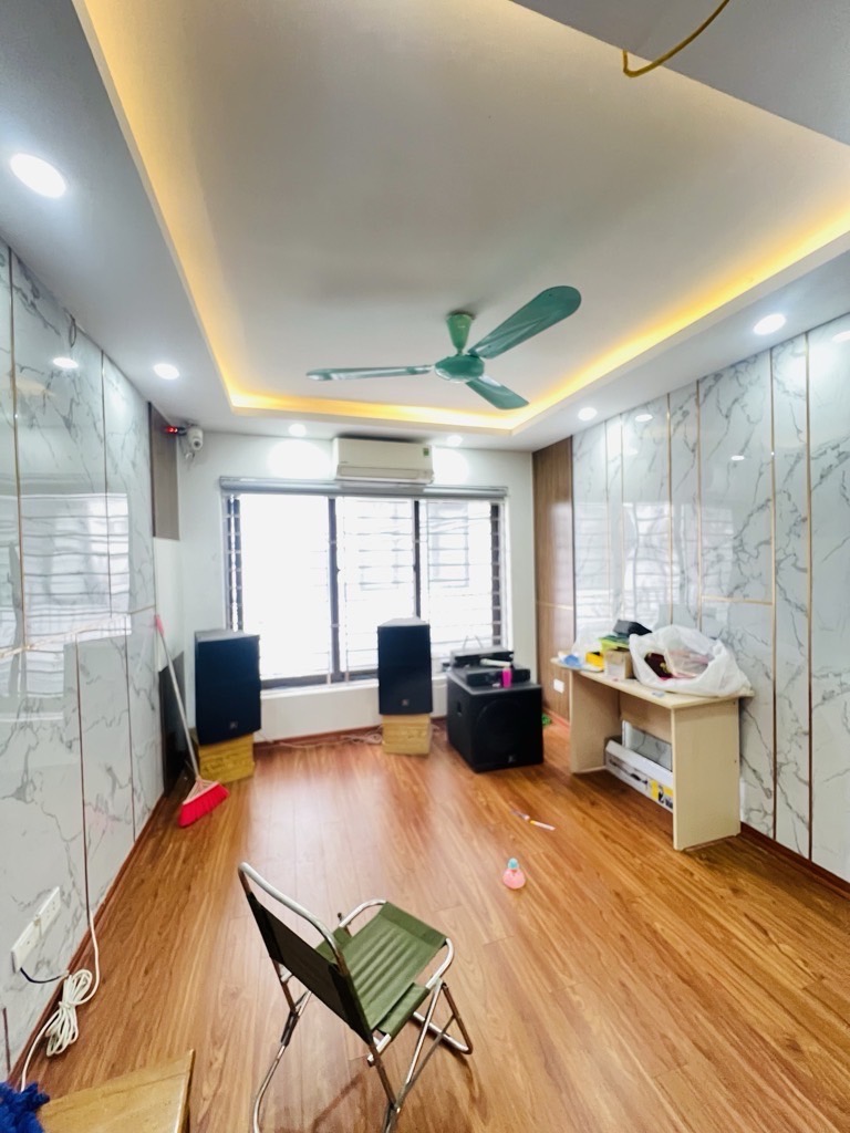 Bán nhà Kim Giang - diện tích 51m2 5 tầng - Ô tô đỗ cửa - giá 12,9 tỷ