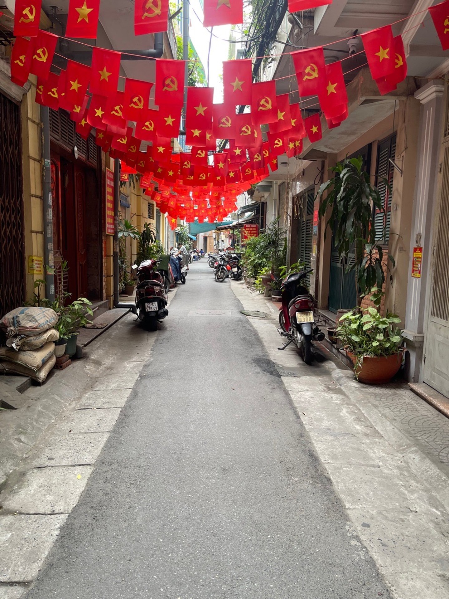 Bán nhà Vân Hồ - diện tích 30m2 4 tầng - Lô góc, ô tô đỗ - giá 9,4 tỷ