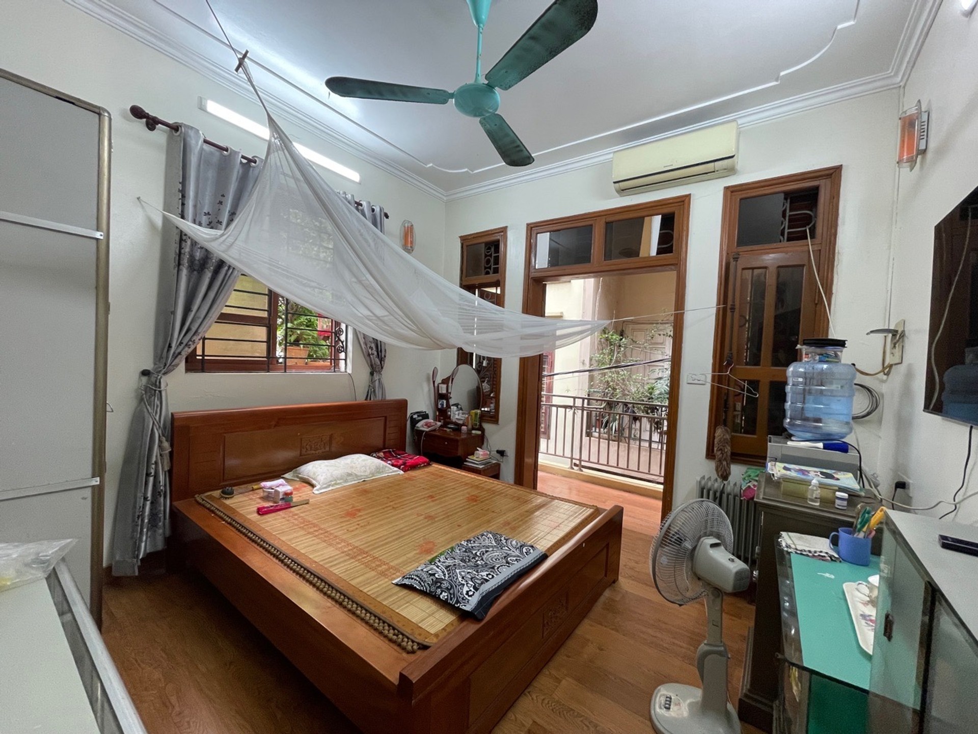 Bán nhà Vân Hồ - diện tích 30m2 4 tầng - Lô góc, ô tô đỗ - giá 9,4 tỷ