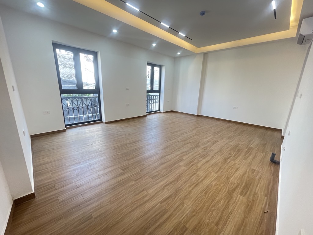 Bán nhà Trần Quý Cáp - diện tích 41.6m2 6 tầng - Ô TÔ TRÁNH - KINH DOANH - THANG MÁY - giá 35,9 tỷ