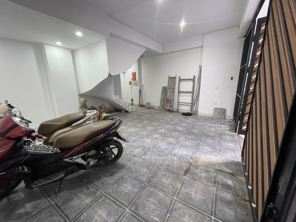 Bán nhà Trần Quý Cáp - diện tích 41.6m2 6 tầng - Ô TÔ TRÁNH - KINH DOANH - THANG MÁY - giá 35,9 tỷ