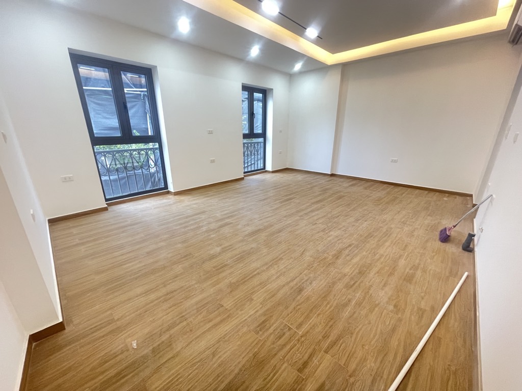 Bán nhà Trần Quý Cáp - diện tích 41.6m2 6 tầng - Ô TÔ TRÁNH - KINH DOANH - THANG MÁY - giá 35,9 tỷ