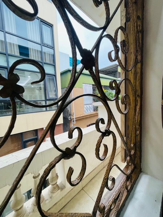 Bán nhà Đê La Thành - diện tích 81m2 5 tầng - Mặt phố kinh doanh đỉnh - giá 38 tỷ