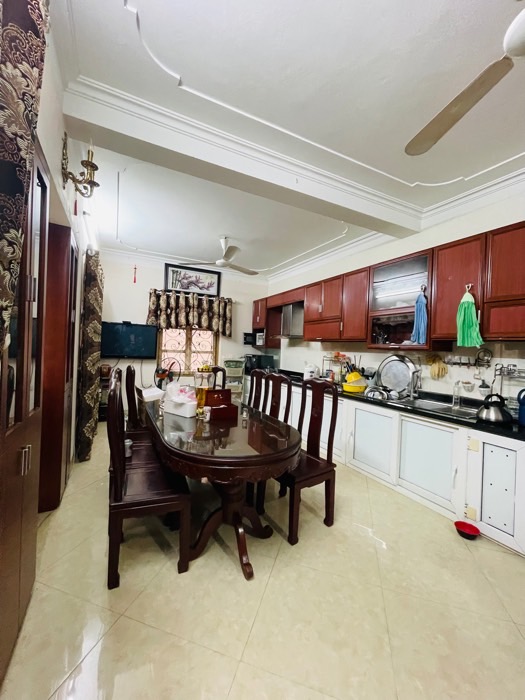 Bán nhà Đê La Thành - diện tích 81m2 5 tầng - Mặt phố kinh doanh đỉnh - giá 38 tỷ