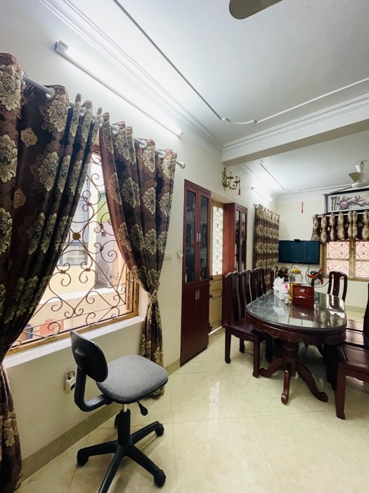 Bán nhà Đê La Thành - diện tích 81m2 5 tầng - Mặt phố kinh doanh đỉnh - giá 38 tỷ