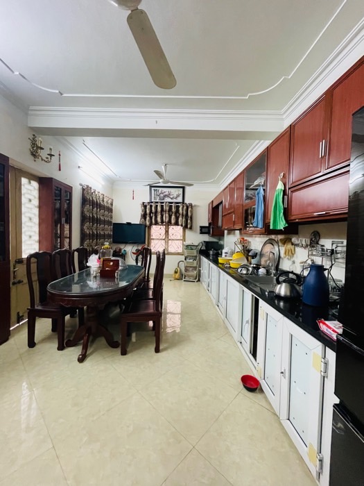 Bán nhà Đê La Thành - diện tích 81m2 5 tầng - Mặt phố kinh doanh đỉnh - giá 38 tỷ