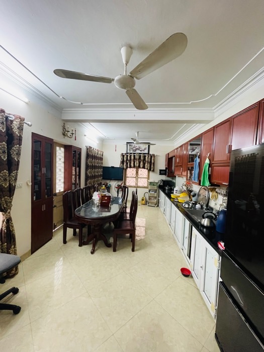 Bán nhà Đê La Thành - diện tích 81m2 5 tầng - Mặt phố kinh doanh đỉnh - giá 38 tỷ