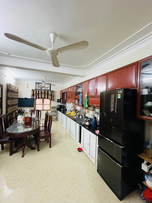 Bán nhà Đê La Thành - diện tích 81m2 5 tầng - Mặt phố kinh doanh đỉnh - giá 38 tỷ