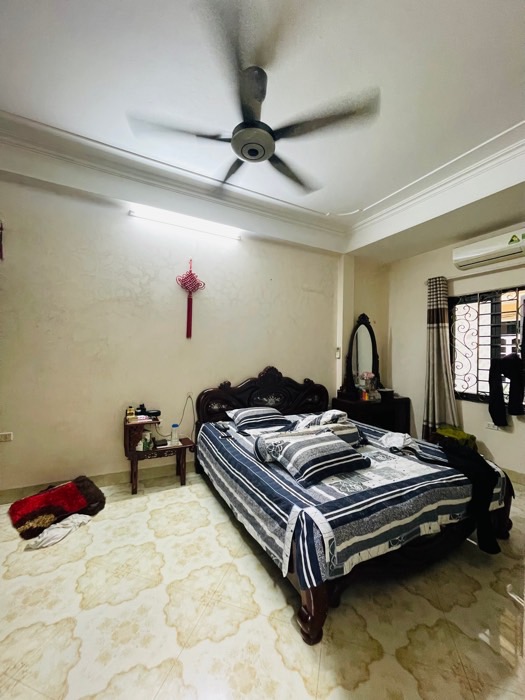 Bán nhà Đê La Thành - diện tích 81m2 5 tầng - Mặt phố kinh doanh đỉnh - giá 38 tỷ