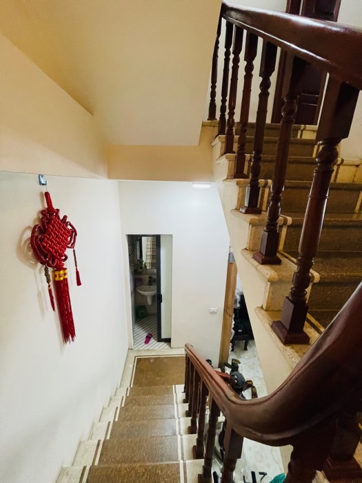 Bán nhà Đê La Thành - diện tích 81m2 5 tầng - Mặt phố kinh doanh đỉnh - giá 38 tỷ