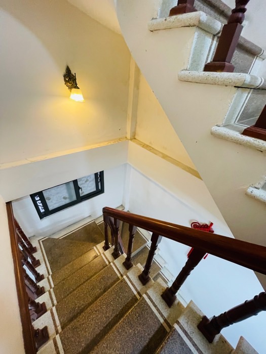 Bán nhà Đê La Thành - diện tích 81m2 5 tầng - Mặt phố kinh doanh đỉnh - giá 38 tỷ