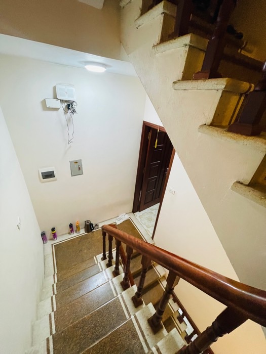 Bán nhà Đê La Thành - diện tích 81m2 5 tầng - Mặt phố kinh doanh đỉnh - giá 38 tỷ