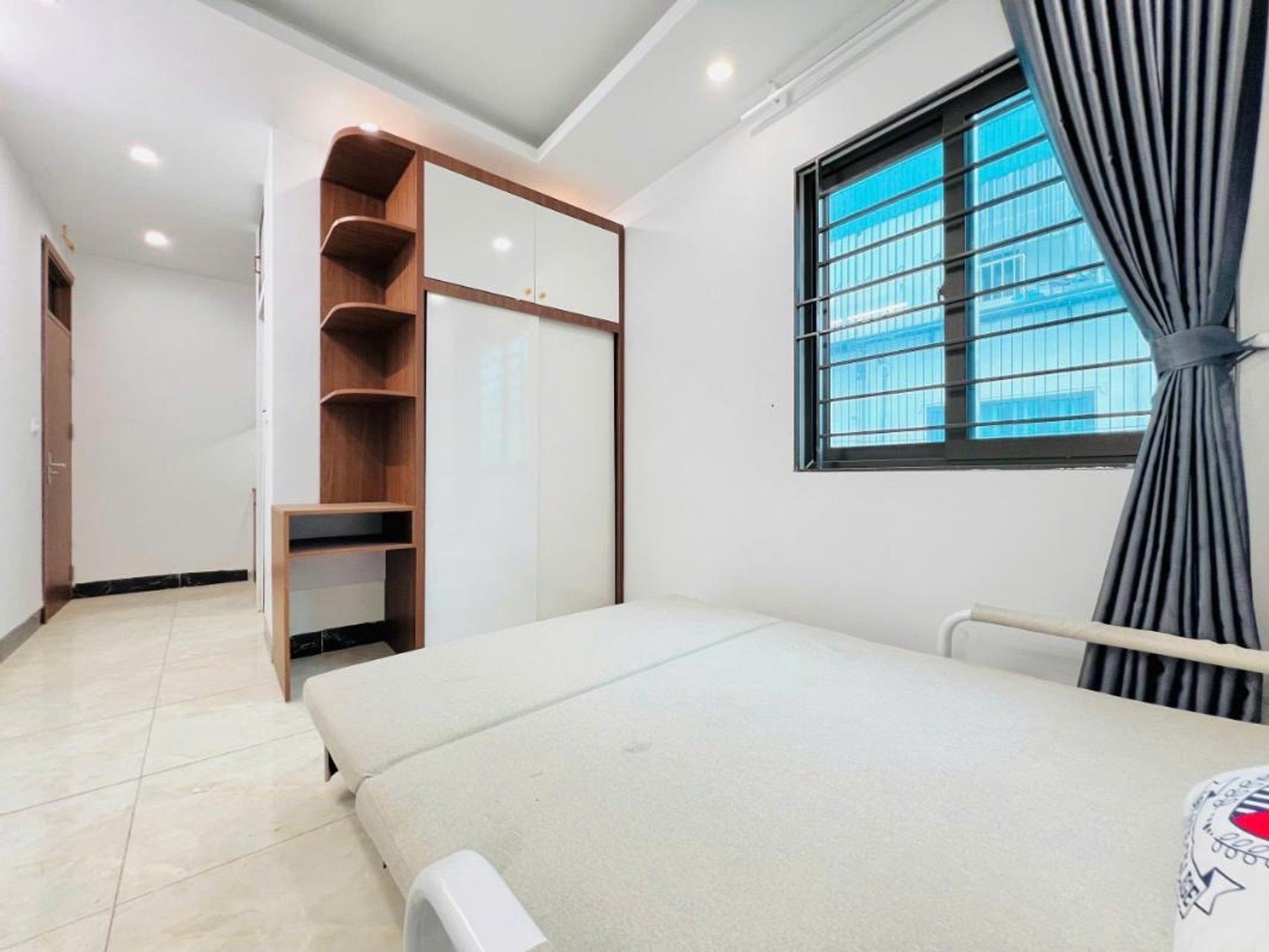 Bán nhà Vũ Tông Phan - diện tích 116m2 7 tầng - Ô tô vào - giá 39,9 tỷ
