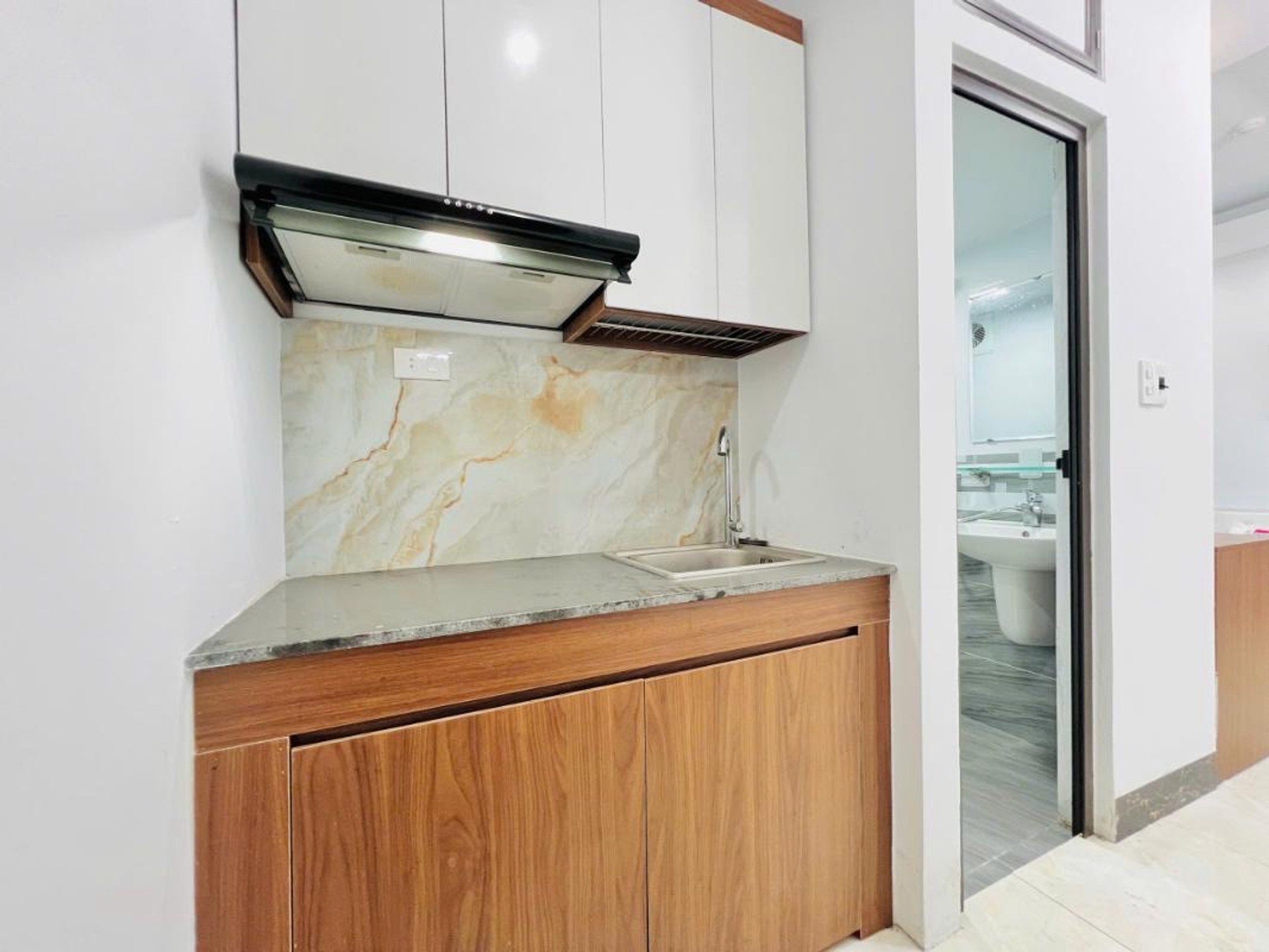 Bán nhà Vũ Tông Phan - diện tích 116m2 7 tầng - Ô tô vào - giá 39,9 tỷ