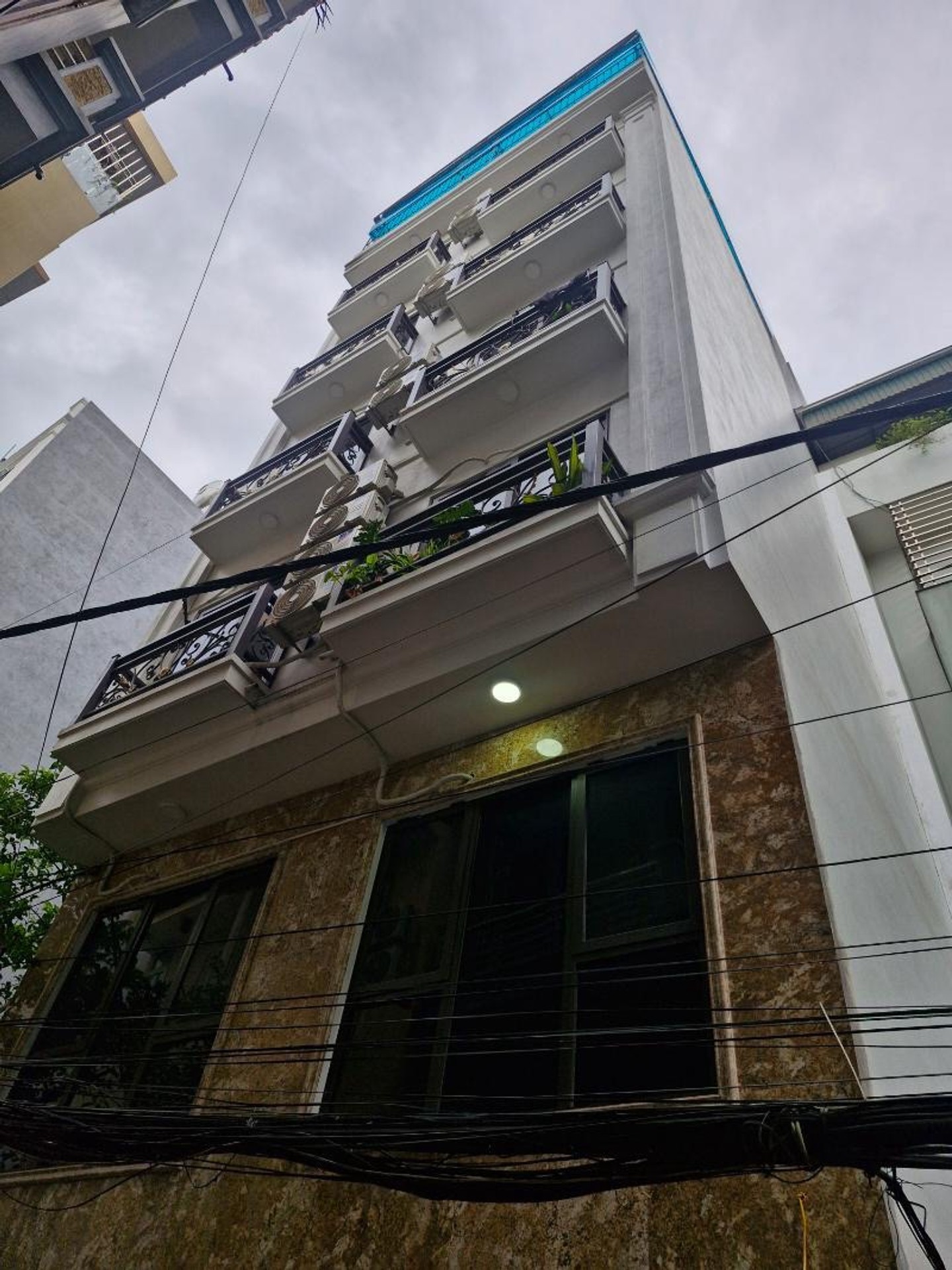 Bán nhà Vũ Tông Phan - diện tích 116m2 7 tầng - Ô tô vào - giá 39,9 tỷ