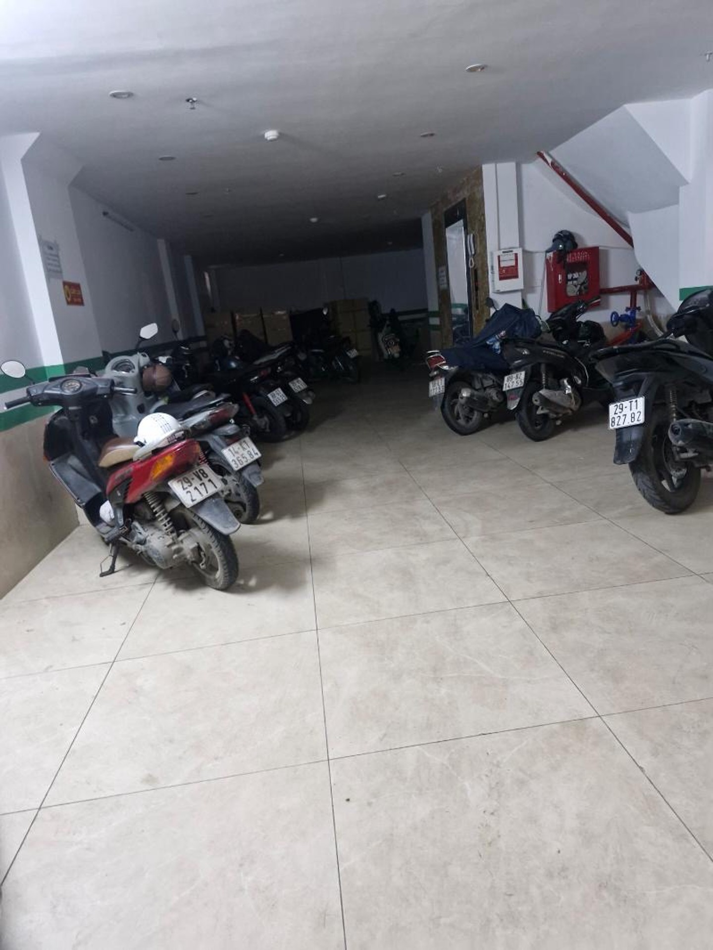 Bán nhà Vũ Tông Phan - diện tích 116m2 7 tầng - Ô tô vào - giá 39,9 tỷ