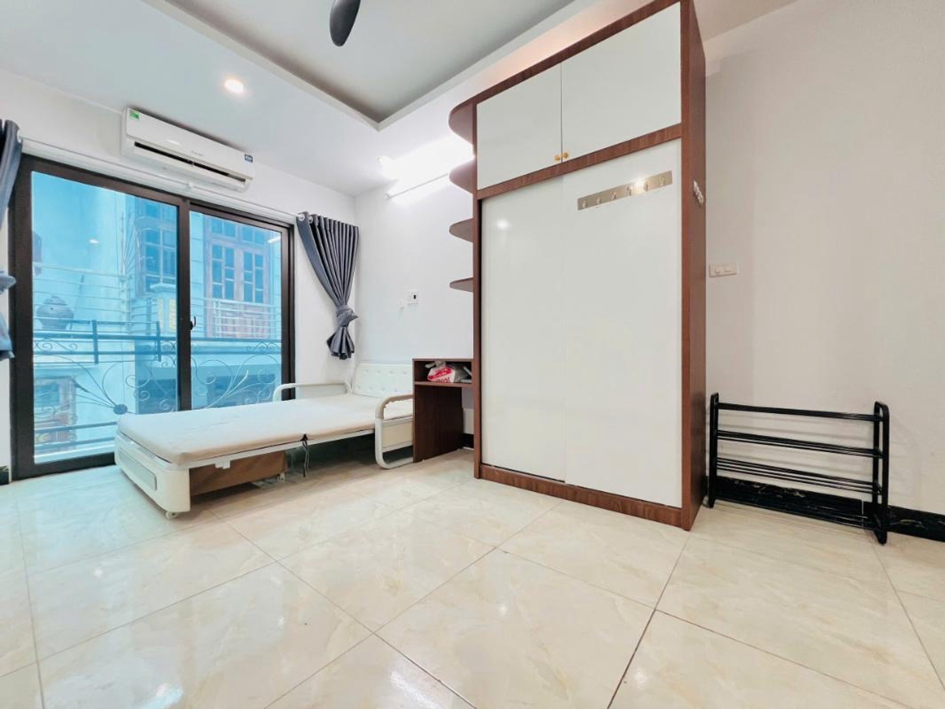 Bán nhà Vũ Tông Phan - diện tích 116m2 7 tầng - Ô tô vào - giá 39,9 tỷ