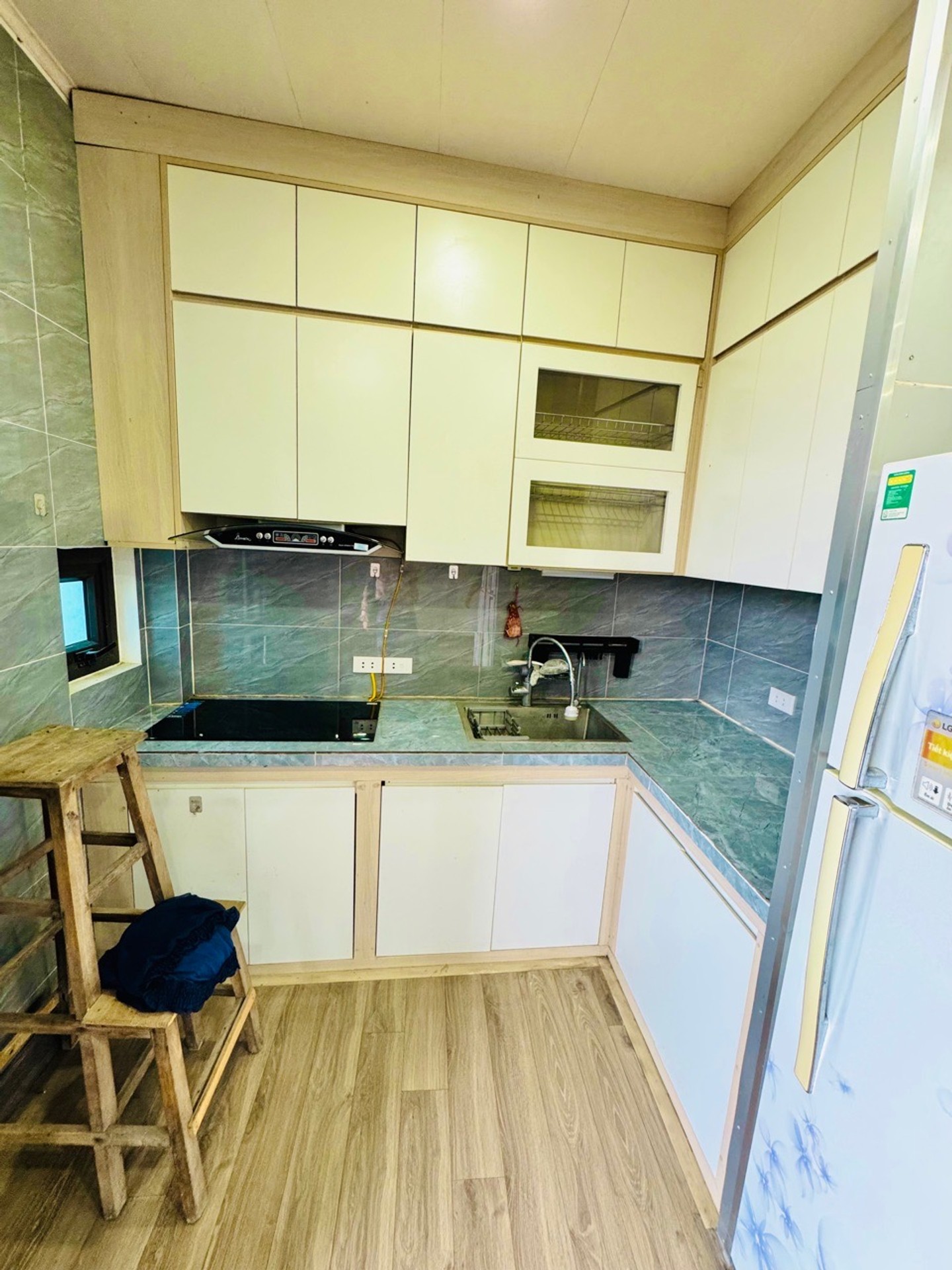 Bán nhà Lĩnh Nam - diện tích 39m2 2 tầng - ô tô đỗ cửa - giá 1,3 tỷ