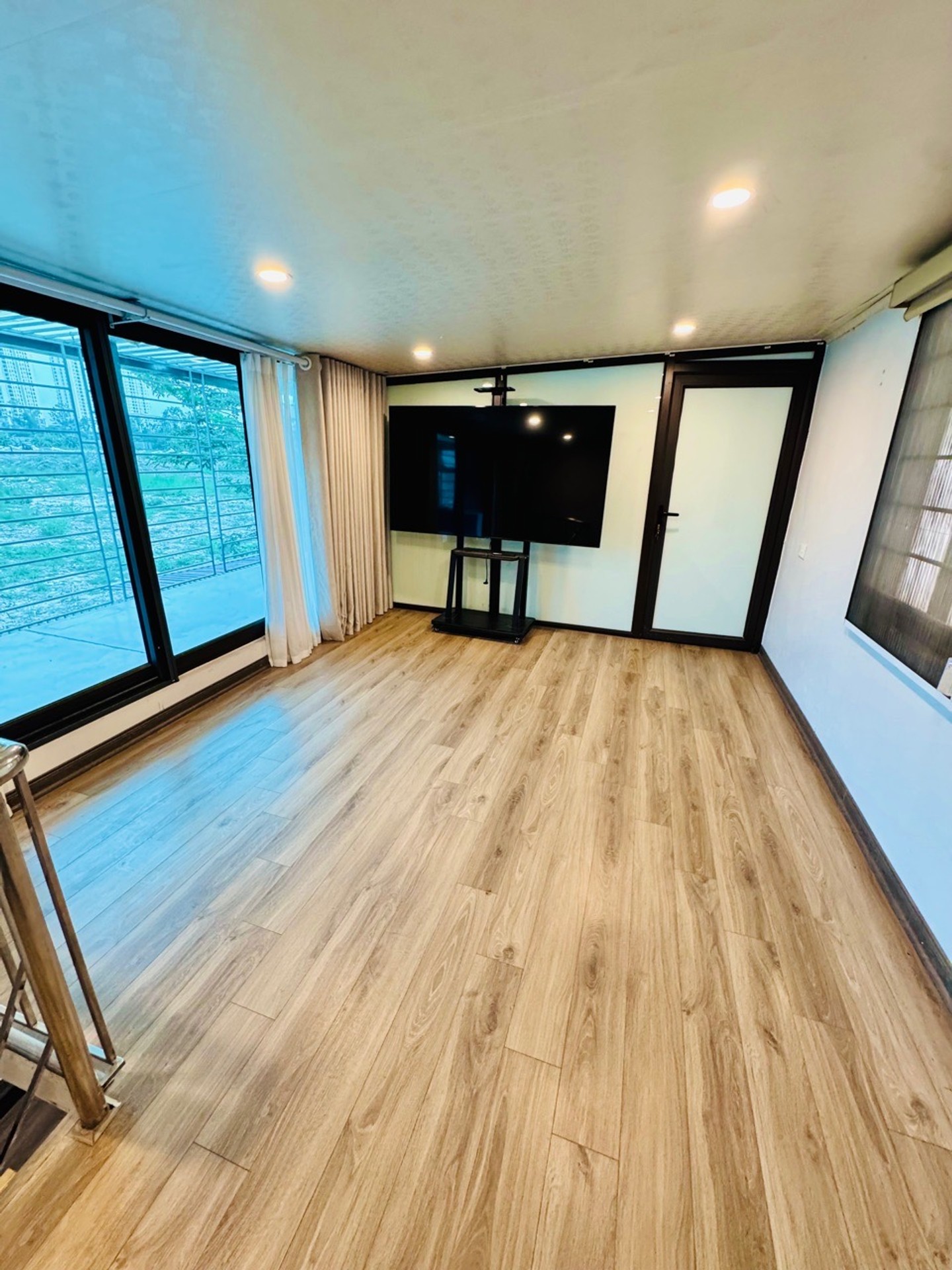 Bán nhà Lĩnh Nam - diện tích 39m2 2 tầng - ô tô đỗ cửa - giá 1,3 tỷ