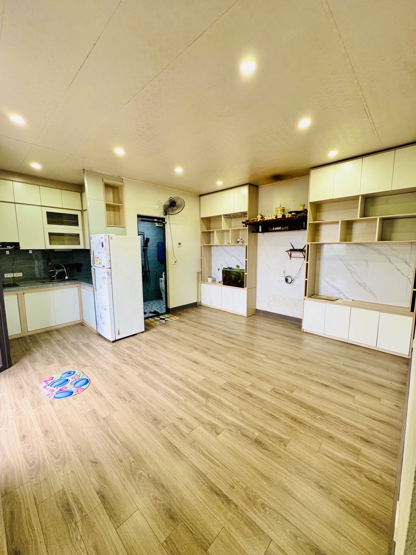 Bán nhà Lĩnh Nam - diện tích 39m2 2 tầng - ô tô đỗ cửa - giá 1,3 tỷ