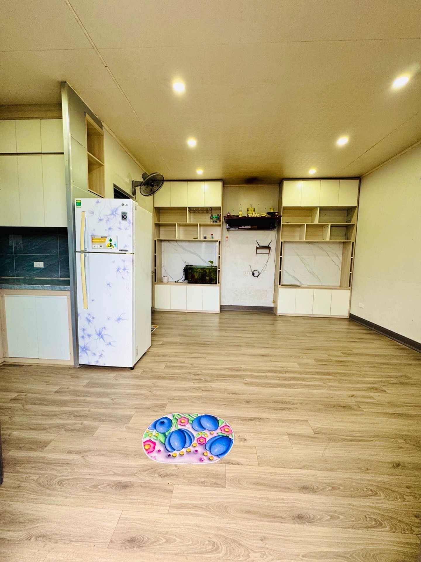 Bán nhà Lĩnh Nam - diện tích 39m2 2 tầng - ô tô đỗ cửa - giá 1,3 tỷ