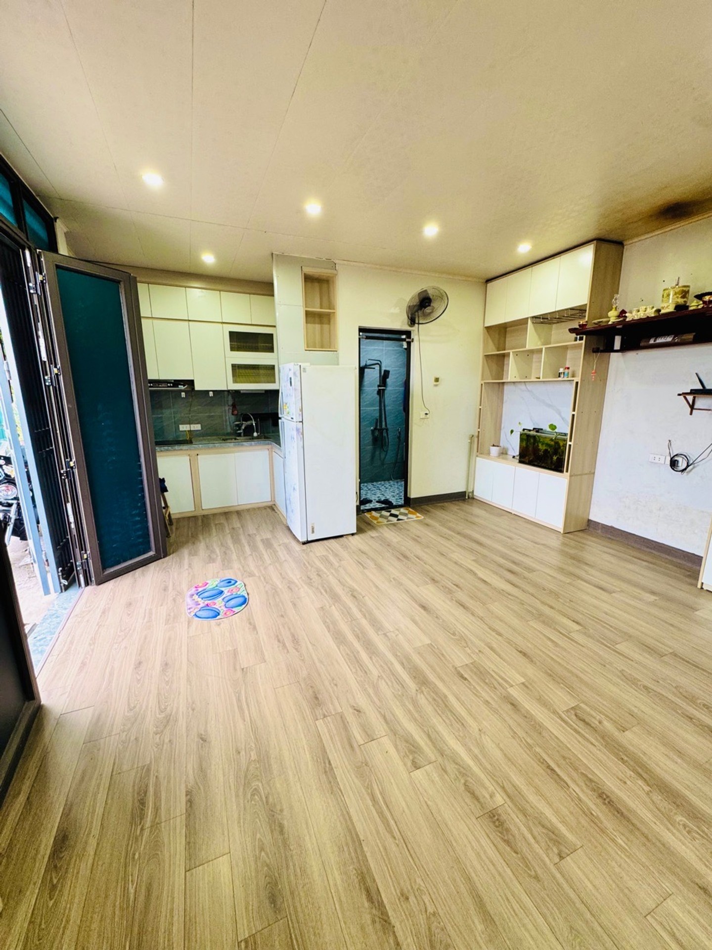 Bán nhà Lĩnh Nam - diện tích 39m2 2 tầng - ô tô đỗ cửa - giá 1,3 tỷ