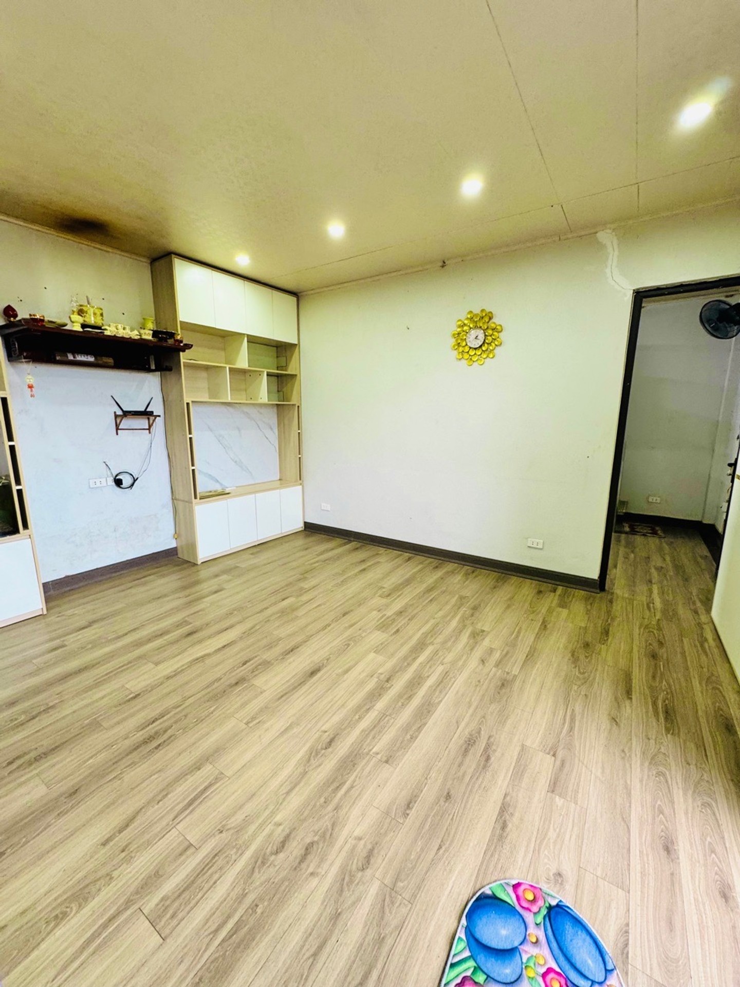 Bán nhà Lĩnh Nam - diện tích 39m2 2 tầng - ô tô đỗ cửa - giá 1,3 tỷ