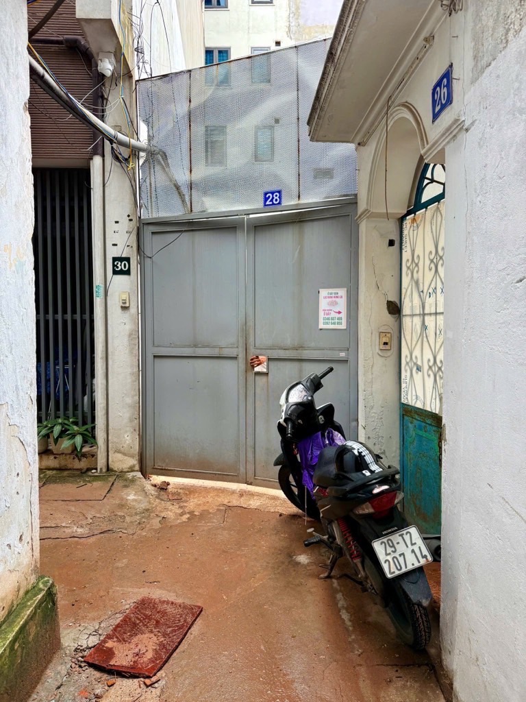 Bán nhà Đường Láng - diện tích 105m2 8 tầng - Siêu phẩm toà căn hộ dịch vụ - giá 32,3 tỷ