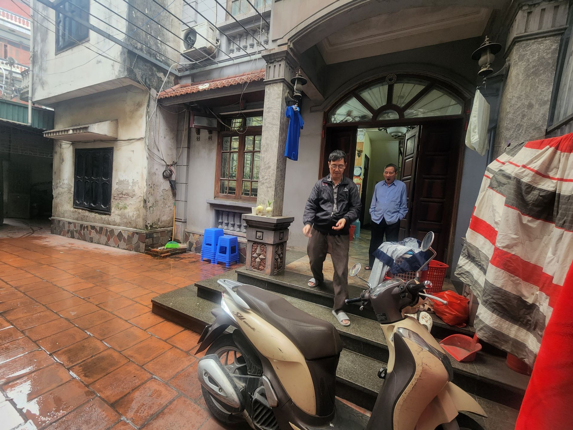 Bán nhà Triều Khúc - diện tích 120m2 4 tầng - Ngõ 1 ô tô thông kinh doanh - giá 32 tỷ