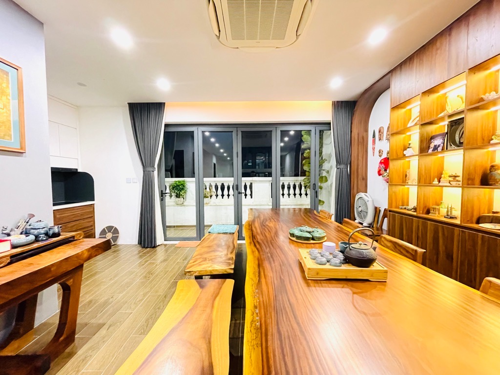 Bán nhà Louis - diện tích 123m2 6 tầng - Nhà đẹp như khách sạn - giá 48 tỷ