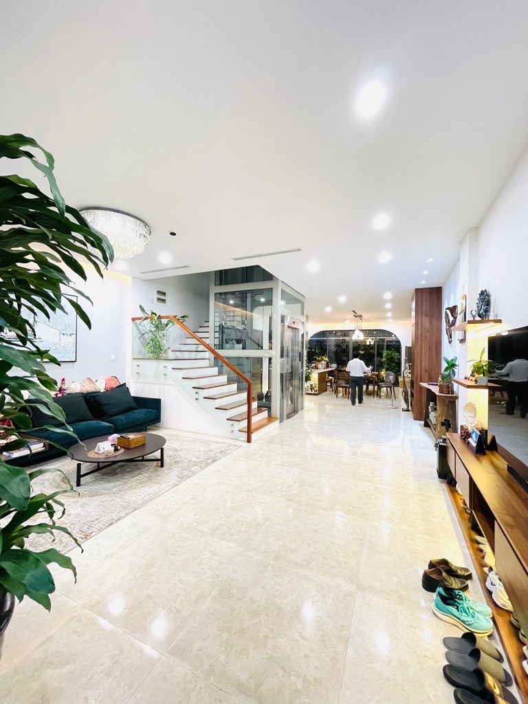 Bán nhà Louis - diện tích 123m2 6 tầng - Nhà đẹp như khách sạn - giá 48 tỷ