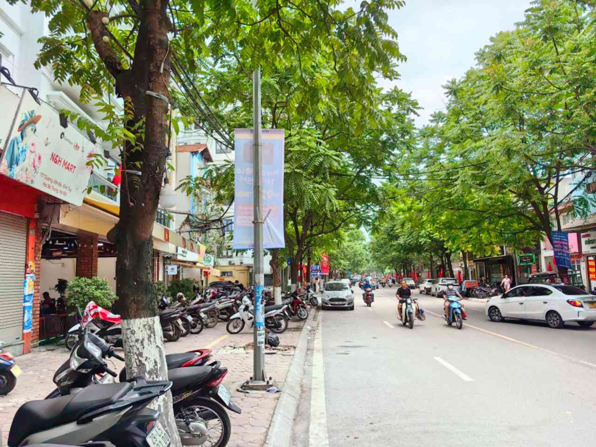 Bán nhà Dương Văn Bé - diện tích 45m2 5 tầng - Mặt phố kinh doanh sầm uất - giá 22 tỷ