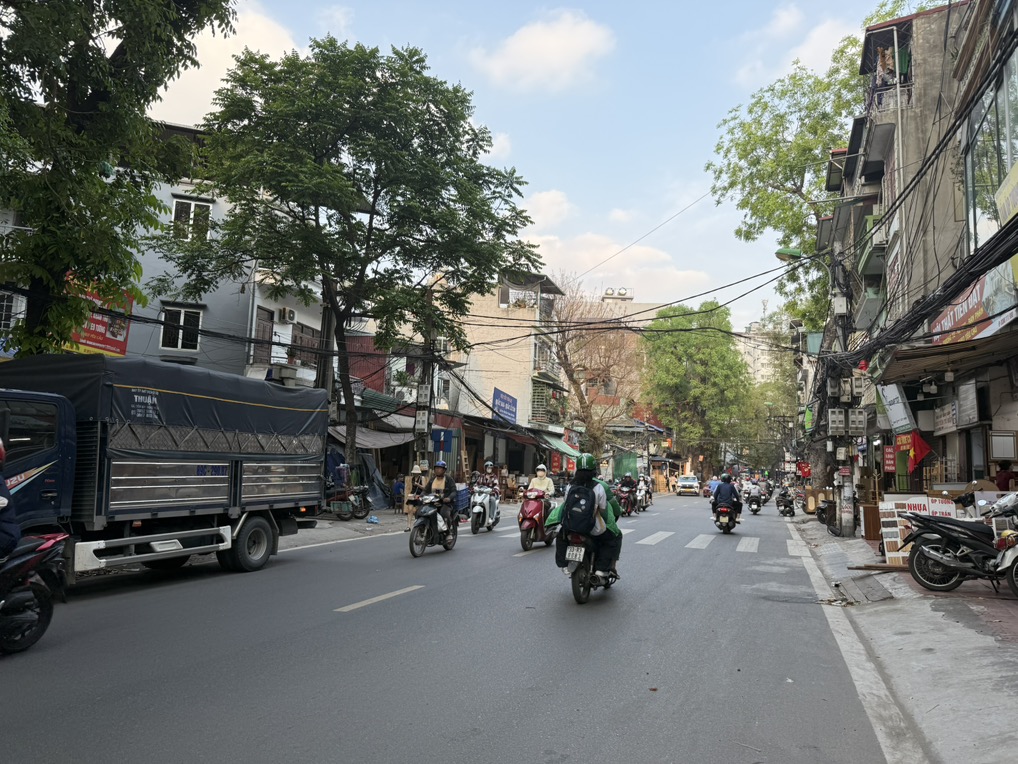 Bán nhà La Thành - diện tích 81m2 3 tầng - Mặt phố - lô góc - giá 52,8 tỷ