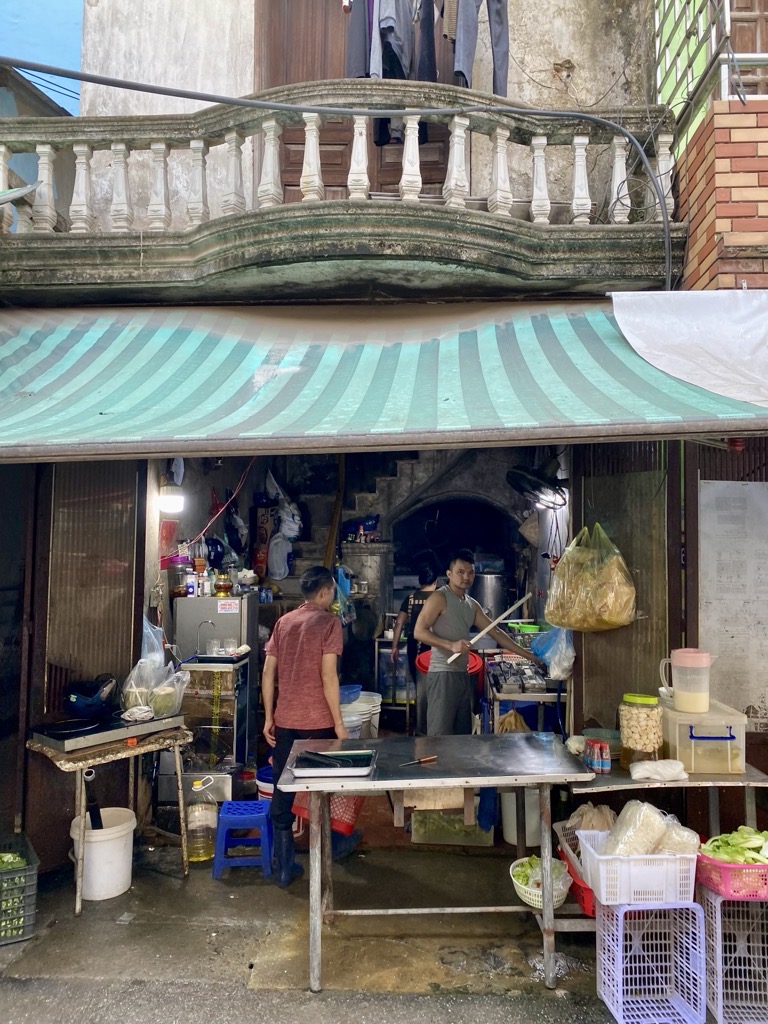 Bán nhà Ngọc Hồi - diện tích 138m2 3 tầng - Lô góc 2 mặt thoáng - giá 31 tỷ