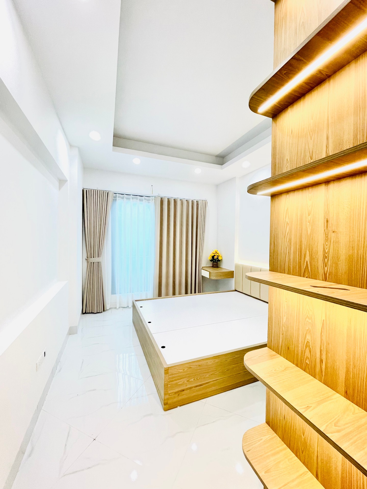 Bán nhà Thúy Lĩnh - diện tích 30m2 6 tầng - Nhà mới thang máy, ô tô đỗ cổng - giá 7,5 tỷ