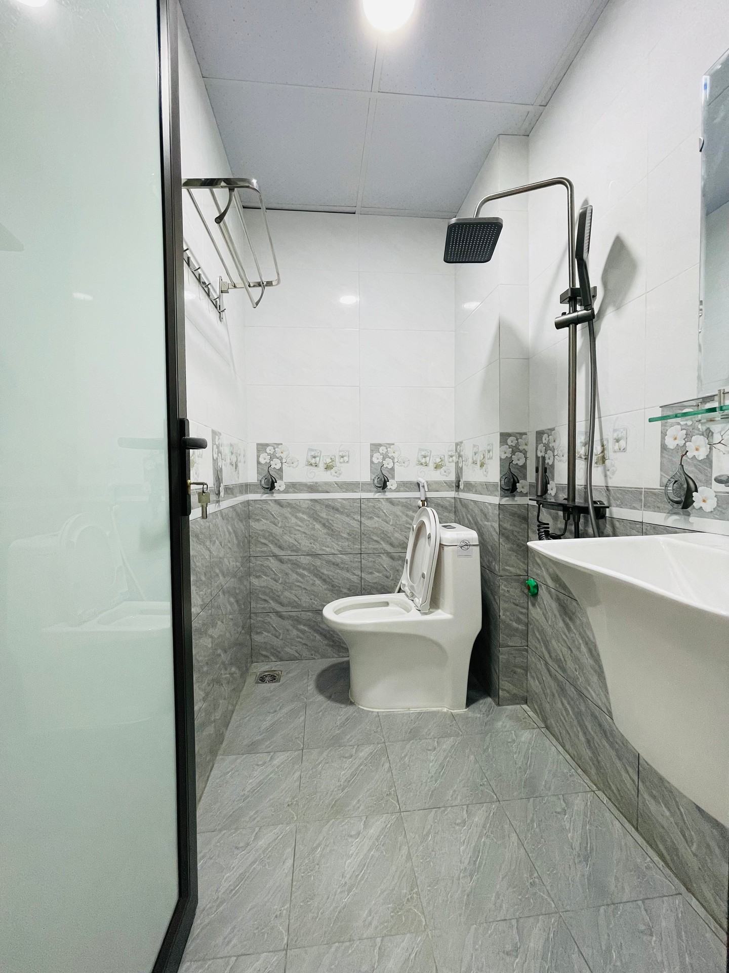 Bán nhà Thúy Lĩnh - diện tích 30m2 6 tầng - Nhà mới thang máy, ô tô đỗ cổng - giá 7,5 tỷ