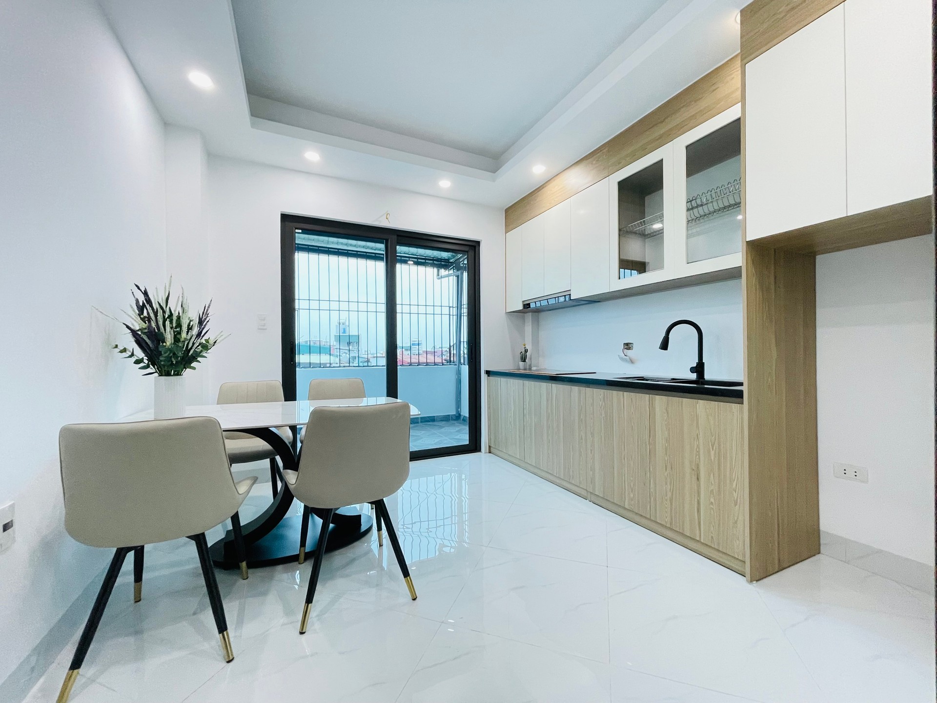 Bán nhà Thúy Lĩnh - diện tích 30m2 6 tầng - Nhà mới thang máy, ô tô đỗ cổng - giá 7,5 tỷ