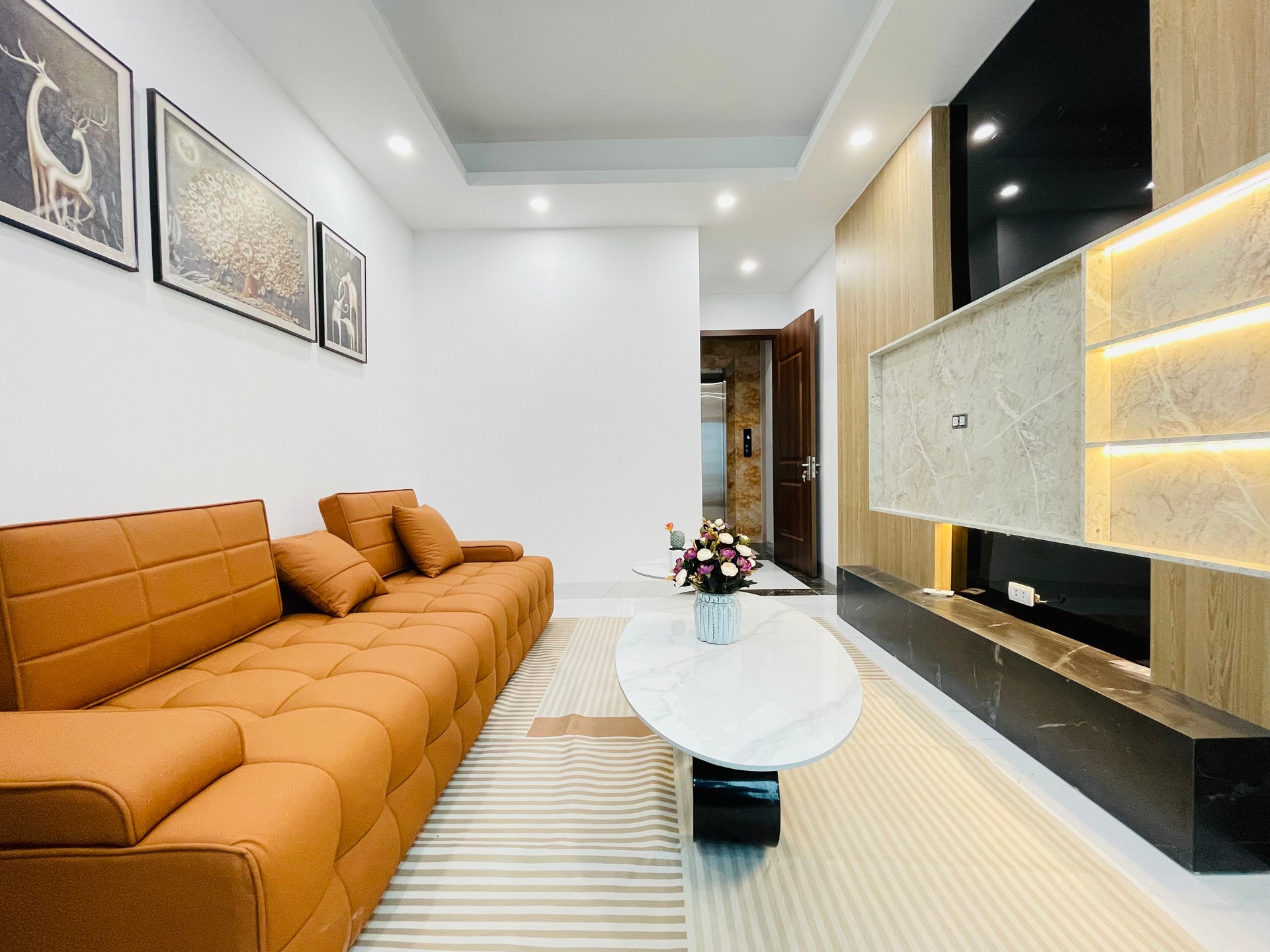 Bán nhà Thúy Lĩnh - diện tích 30m2 6 tầng - Nhà mới thang máy, ô tô đỗ cổng - giá 7,5 tỷ